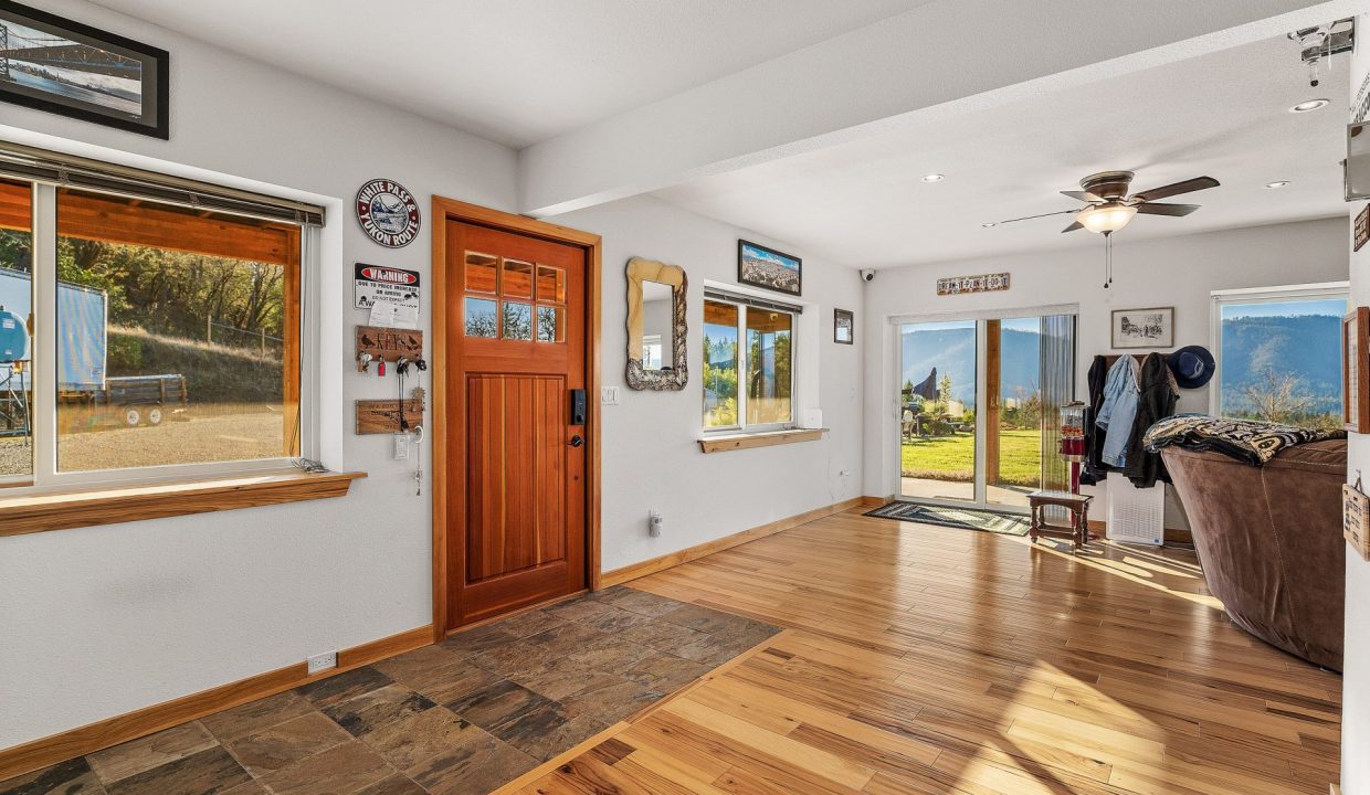 375 Crickett Ln (23)